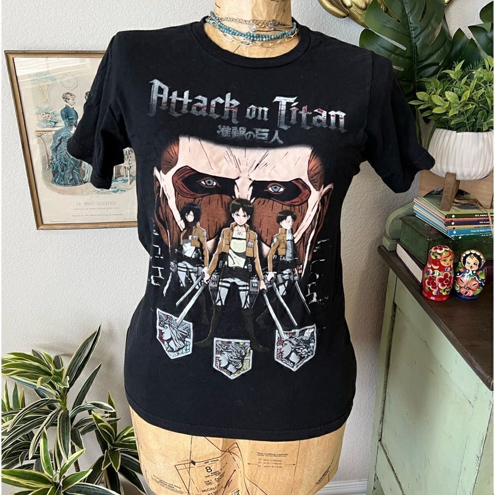 Ripple Junction Attack On Titan‎ Black Women’s Graphic Fitted Tee Sz S Anime